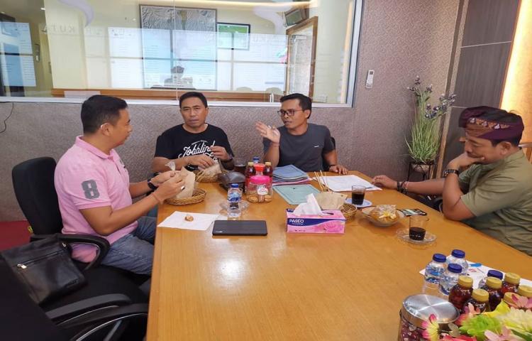 Kunjungan-Camat-Mengwi-dan-Camat-Kuta-Utara_915686.jpg